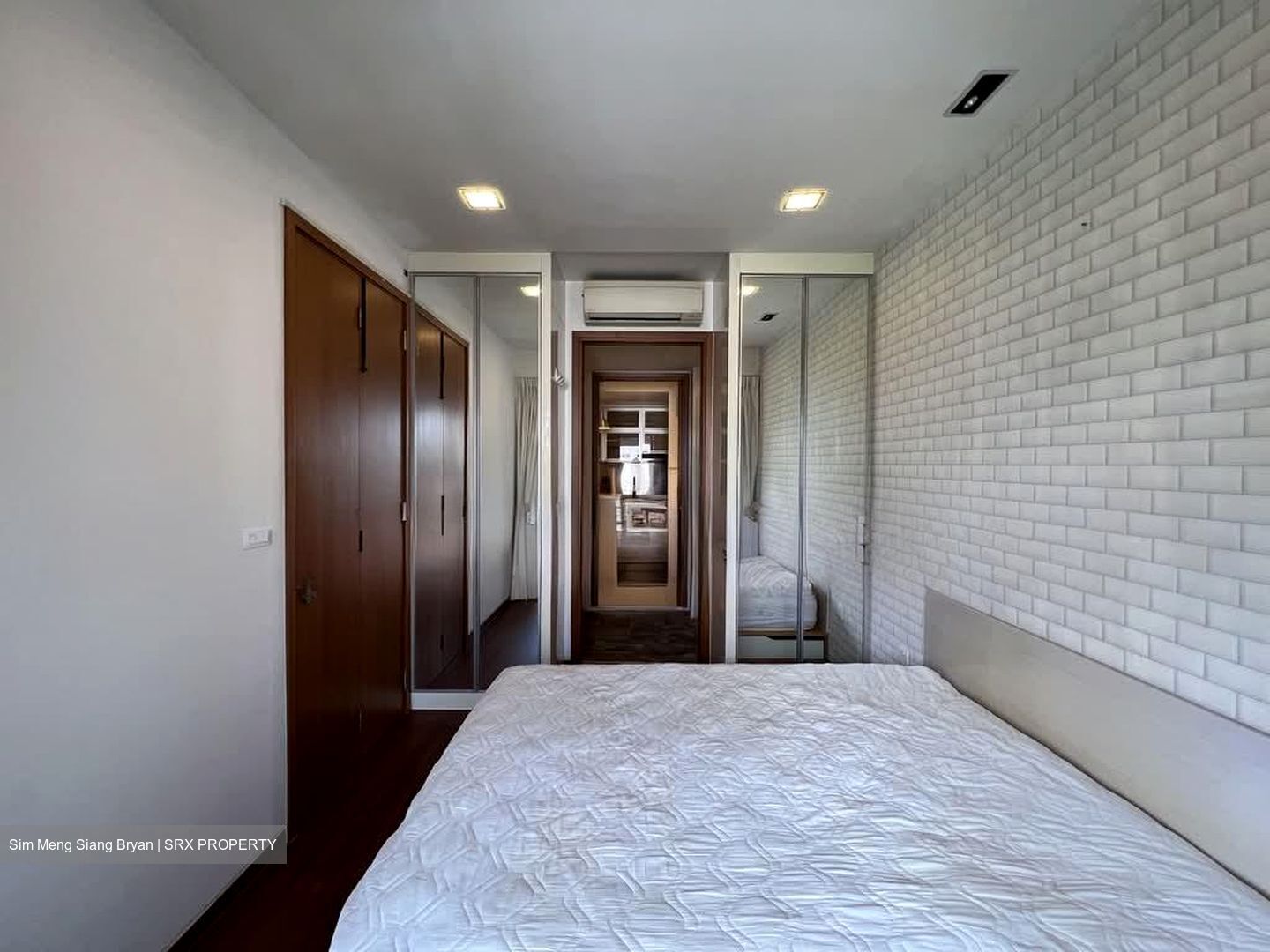 RV Suites (D10), Apartment #596275391